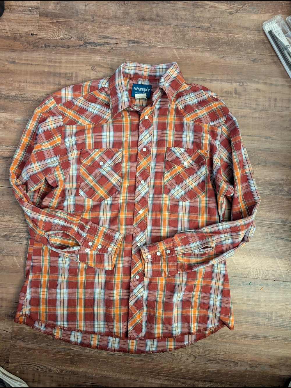 Wrangler Men's Orange Plaid Pearl Buttons Shirt. XL Vintage